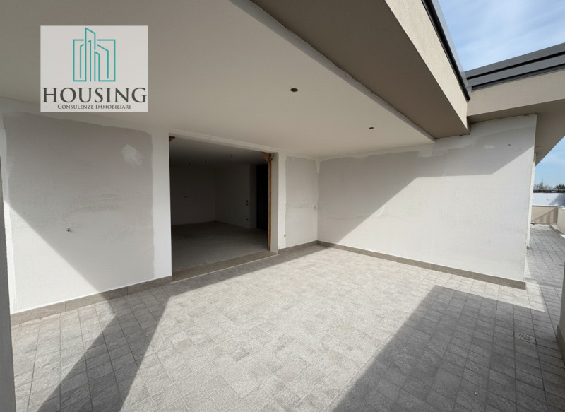 Proponiamo in vendita, nel Comune di Maserà, un appartamento situato all'ultimo piano, con una su...