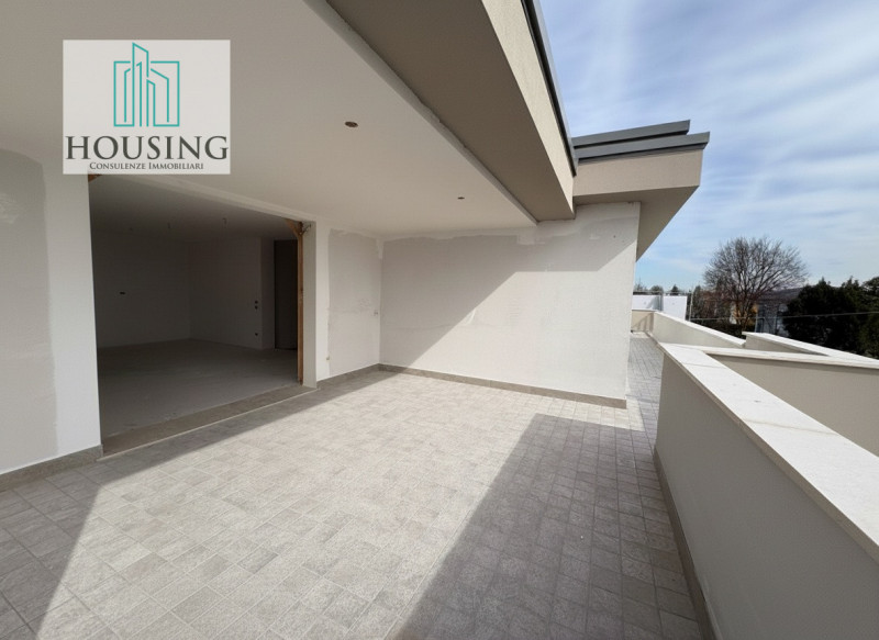 Proponiamo in vendita, nel Comune di Maserà, un appartamento situato all'ultimo piano, con una su...