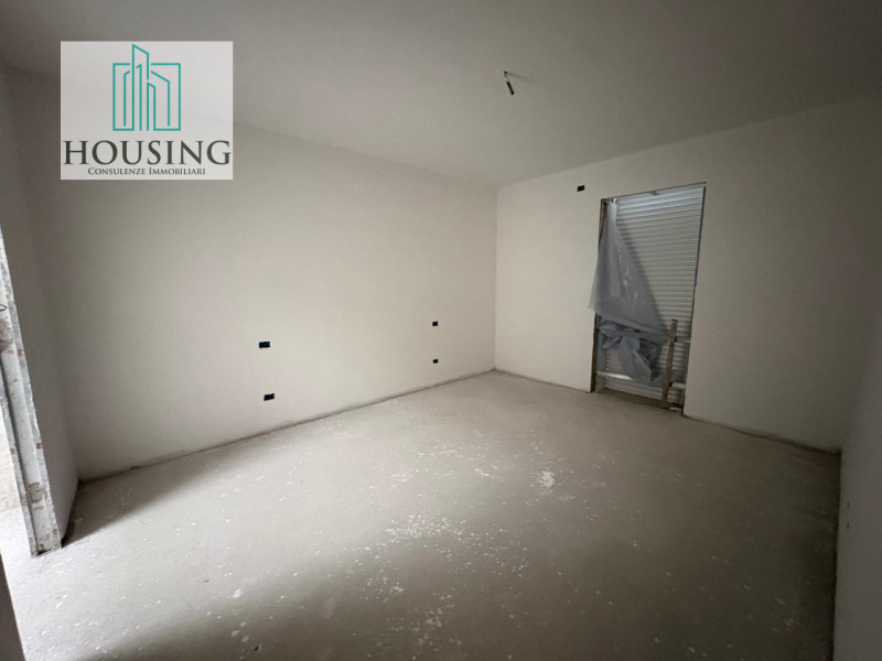 Proponiamo in vendita, nel Comune di Maserà, un appartamento situato all'ultimo piano, con una su...