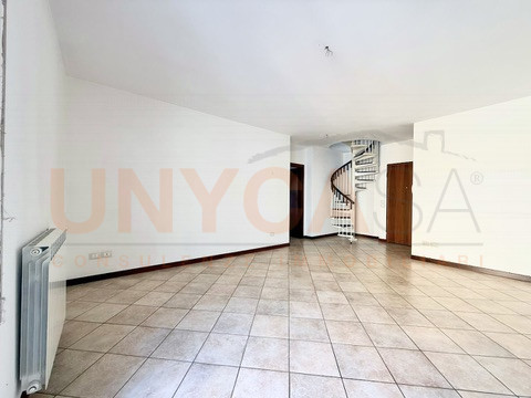 GRISIGNANO DI ZOCCO: in posizione centrale e comodissima ai servizi proponiamo duplex situato al ...