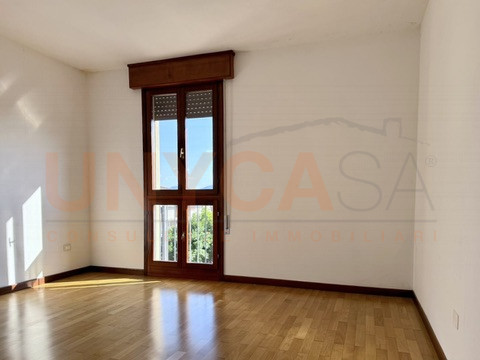 GRISIGNANO DI ZOCCO: in posizione centrale e comodissima ai servizi proponiamo duplex situato al ...