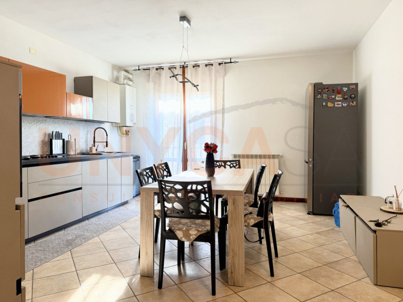 GRISIGNANO DI ZOCCO: in posizione centrale e comodissima ai servizi proponiamo duplex situato al ...