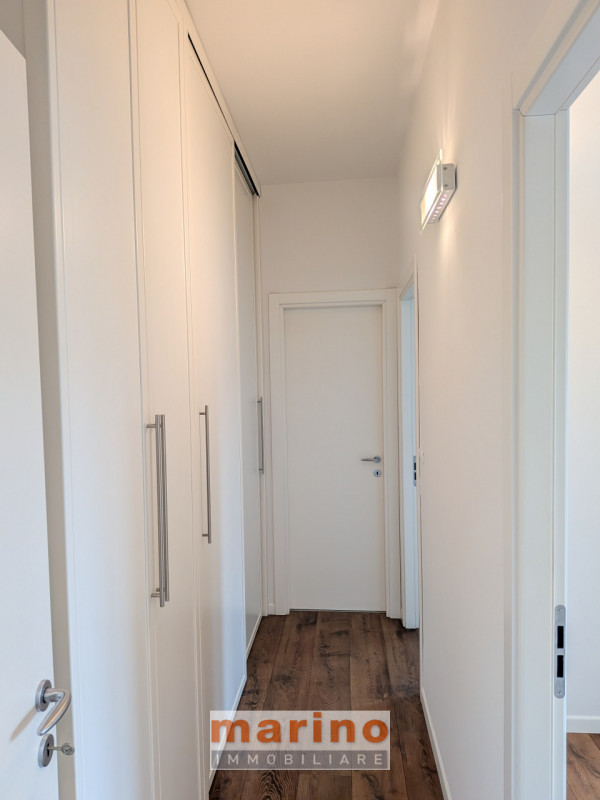 PADOVA VIA SCROVEGNI  
A due passi dal centro storico proponiamo luminoso appartamento al quinto ...