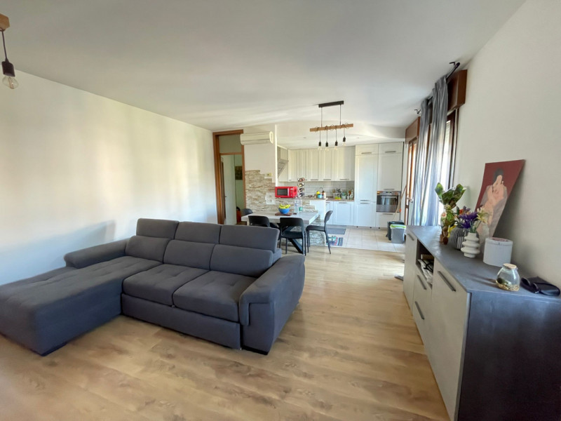 RUBANO- in centro al paese e comodo a tutti i servizi principali e in prossimità della linea del ...