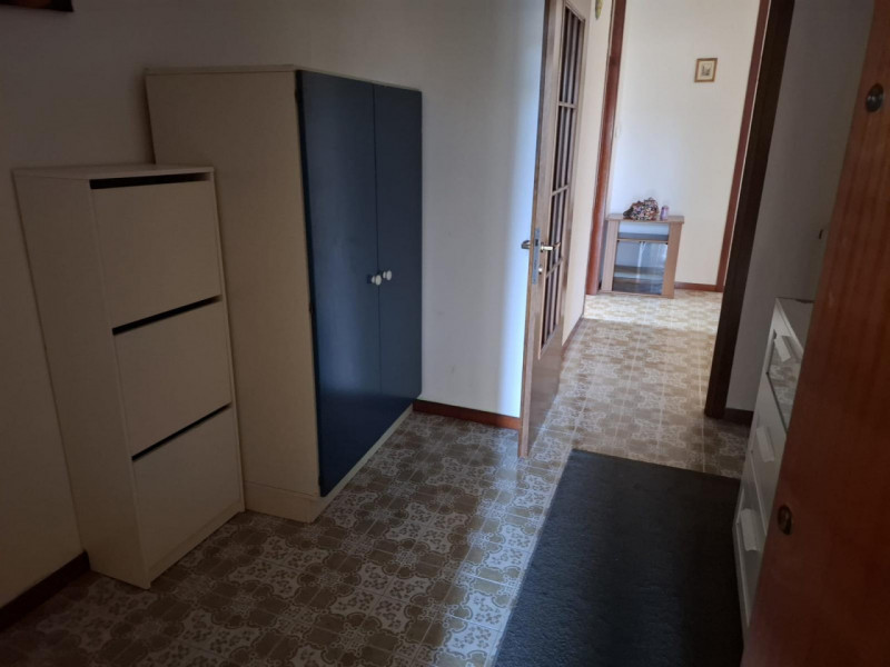 Se stai cercando un appartamento spazioso e luminoso, non perdere questa opportunità! Situato nel...