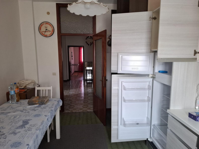 Se stai cercando un appartamento spazioso e luminoso, non perdere questa opportunità! Situato nel...