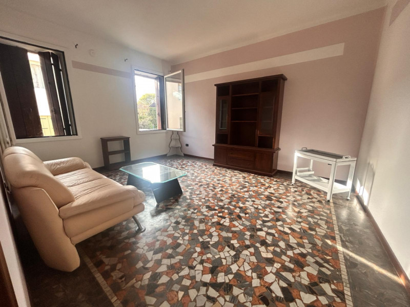 Per maggiori informazioni mandare una mail all'indirizzo e.bruttomesso@grandiagenzie.it con una b...