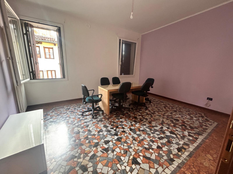 Per maggiori informazioni mandare una mail all'indirizzo e.bruttomesso@grandiagenzie.it con una b...