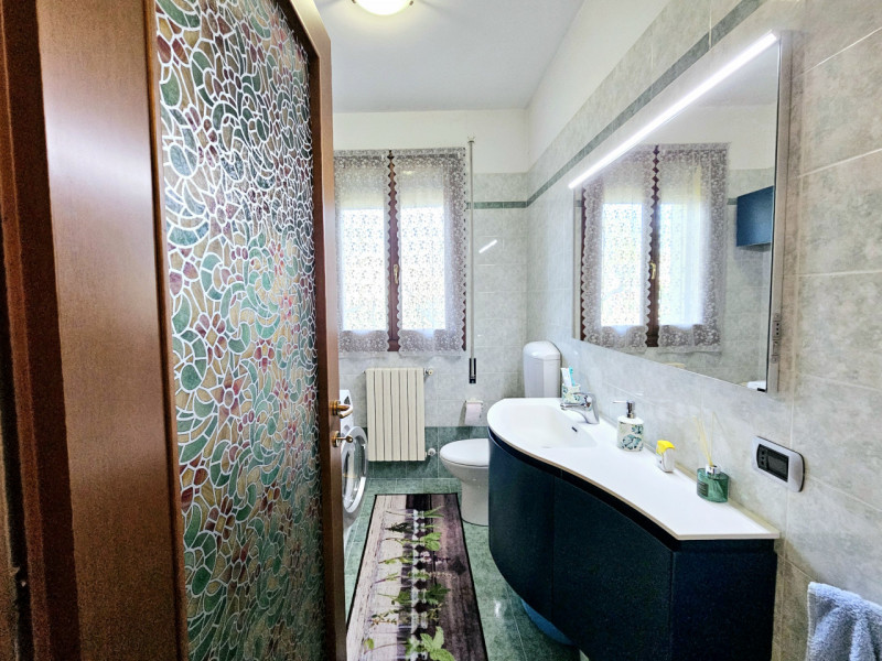 In un bel quartiere residenziale nel centro di Saletto (Borgo Veneto), proponiamo in vendita una ...