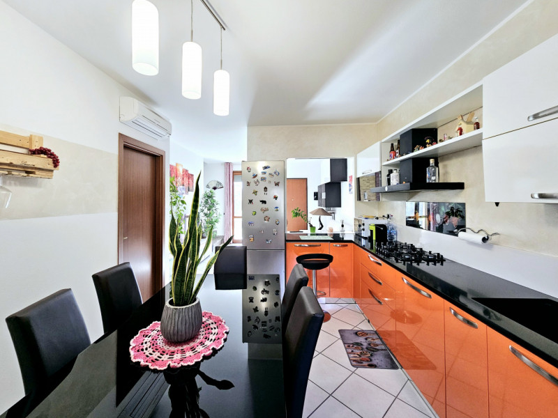 In un bel quartiere residenziale nel centro di Saletto (Borgo Veneto), proponiamo in vendita una ...