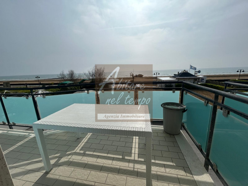 JESOLO (VE) - PIAZZA MILANO

In nostra esclusiva proponiamo in vendita un meraviglioso appartamen...