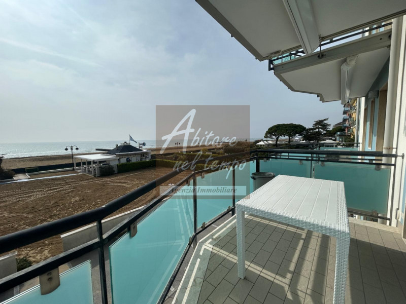 JESOLO (VE) - PIAZZA MILANO

In nostra esclusiva proponiamo in vendita un meraviglioso appartamen...