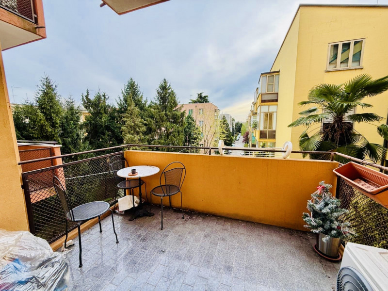 Per info, Maddalena 351 799 3937, riferimento annuncio MD01

Proponiamo in vendita ampio appartam...