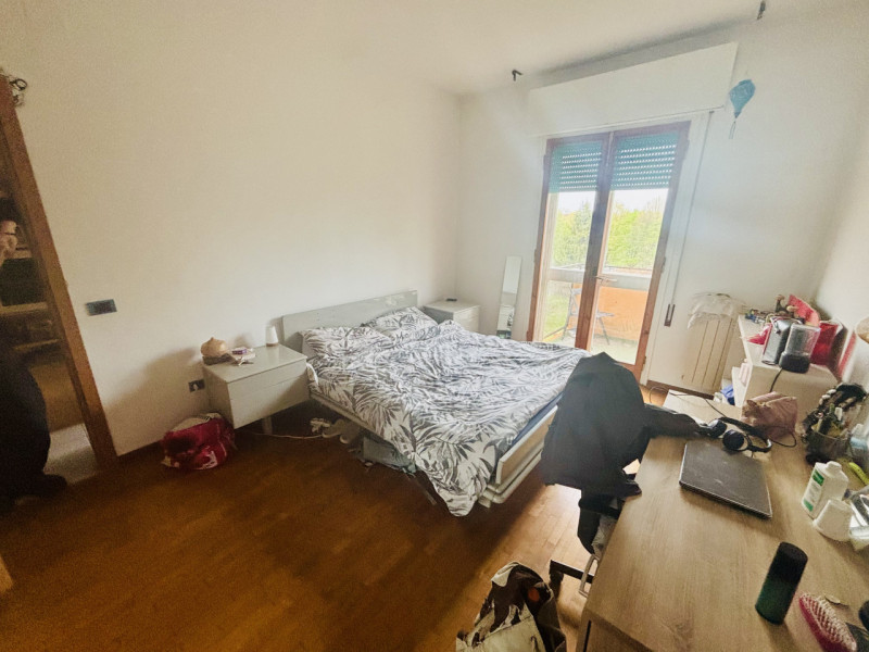 Per info, Maddalena 351 799 3937, riferimento annuncio MD01

Proponiamo in vendita ampio appartam...