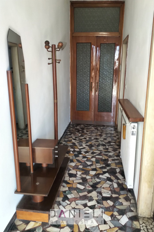 Barbarano Mossano: località Ponte di Barbarano gestiamo palazzetto composto da appartamento al pi...