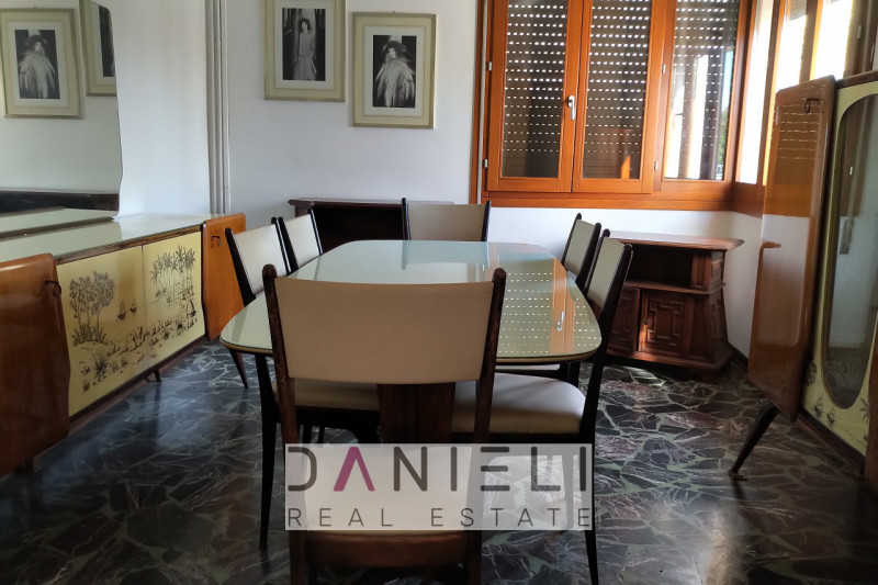 Barbarano Mossano: località Ponte di Barbarano gestiamo palazzetto composto da appartamento al pi...