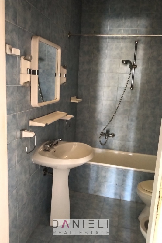 Barbarano Mossano: località Ponte di Barbarano gestiamo palazzetto composto da appartamento al pi...