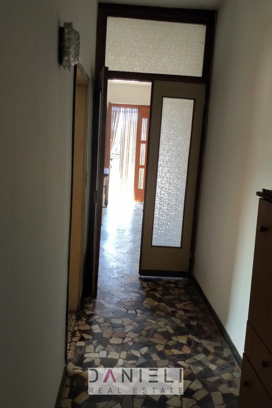 Barbarano Mossano: località Ponte di Barbarano gestiamo palazzetto composto da appartamento al pi...