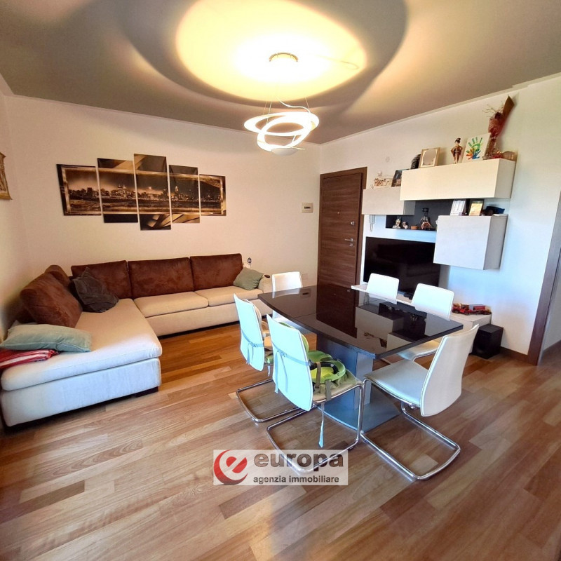 ANCONETTA (VI) - zona residenziale interna, con ampi spazi a verde pubblico ed aree a parcheggi, ...