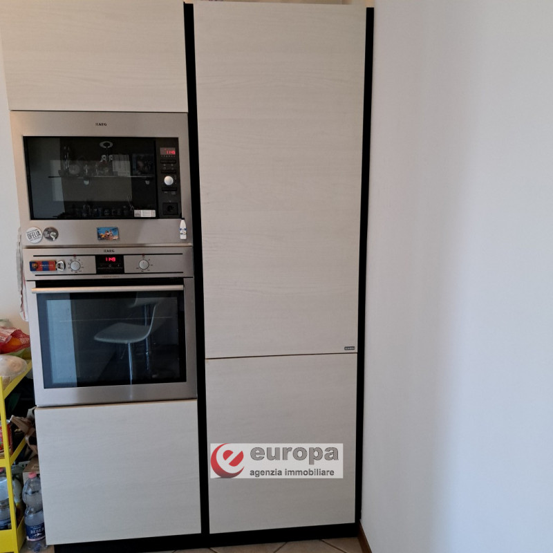 ANCONETTA (VI) - zona residenziale interna, con ampi spazi a verde pubblico ed aree a parcheggi, ...