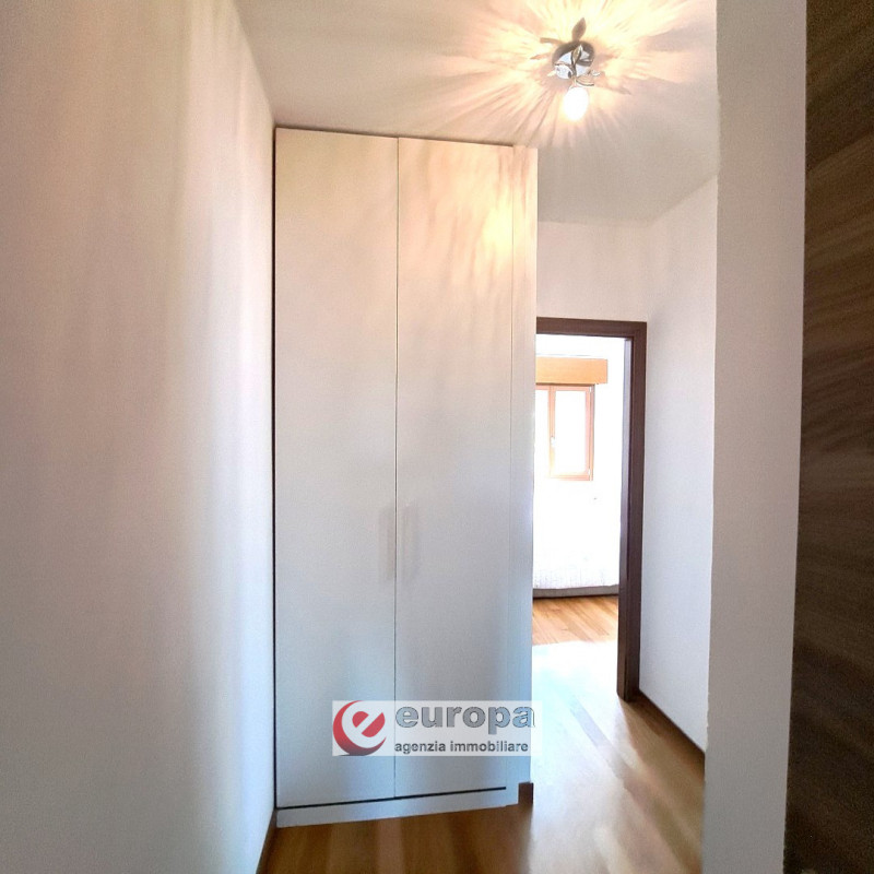 ANCONETTA (VI) - zona residenziale interna, con ampi spazi a verde pubblico ed aree a parcheggi, ...