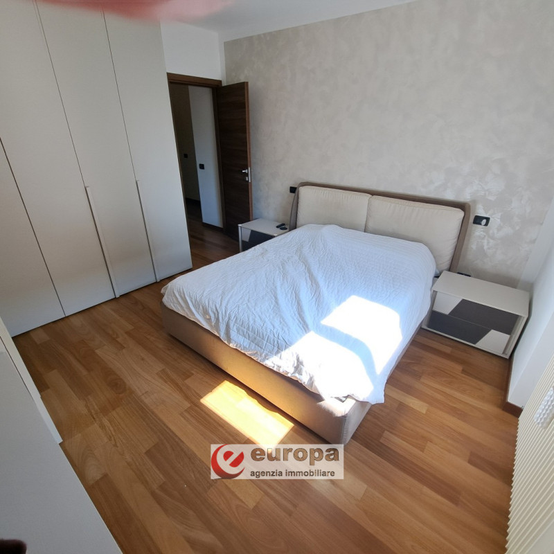 ANCONETTA (VI) - zona residenziale interna, con ampi spazi a verde pubblico ed aree a parcheggi, ...