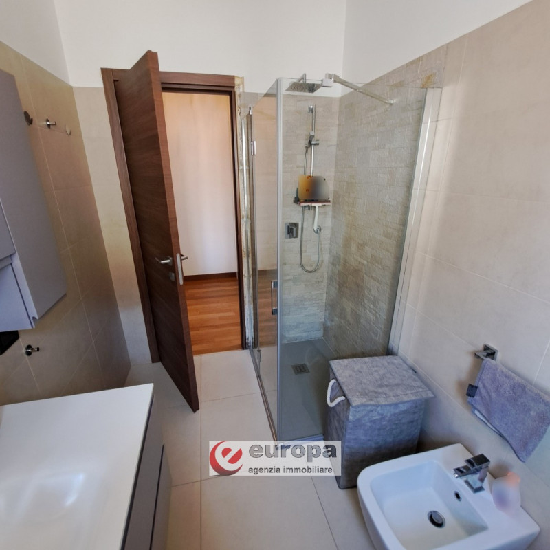 ANCONETTA (VI) - zona residenziale interna, con ampi spazi a verde pubblico ed aree a parcheggi, ...