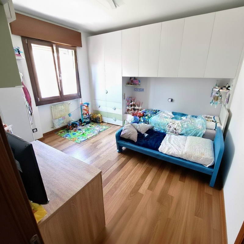 ANCONETTA (VI) - zona residenziale interna, con ampi spazi a verde pubblico ed aree a parcheggi, ...