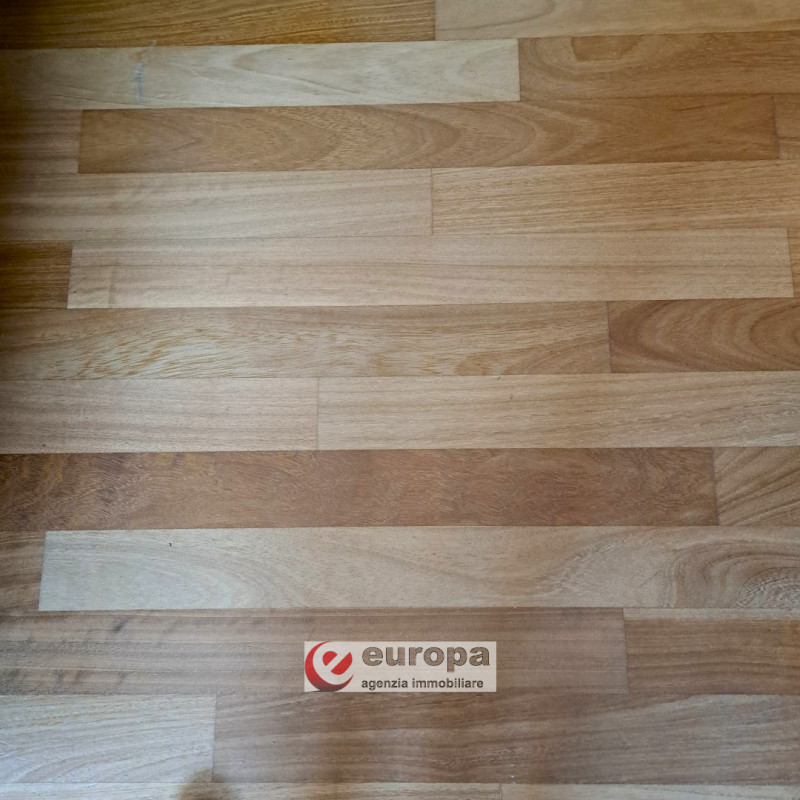 ANCONETTA (VI) - zona residenziale interna, con ampi spazi a verde pubblico ed aree a parcheggi, ...