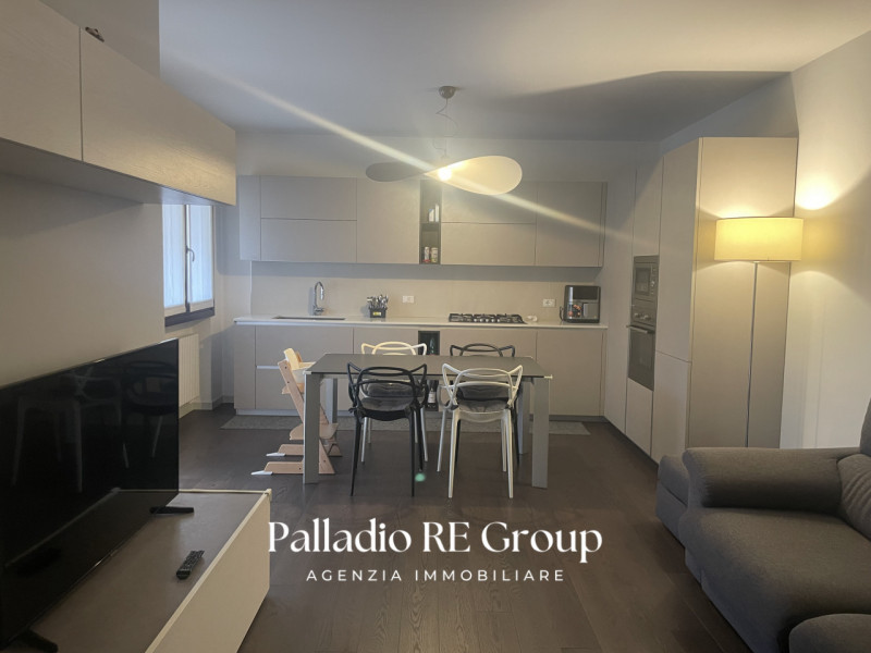 Situato nella zona di Viale Astichello, questo incantevole appartamento bicamere è l' ideale per ...