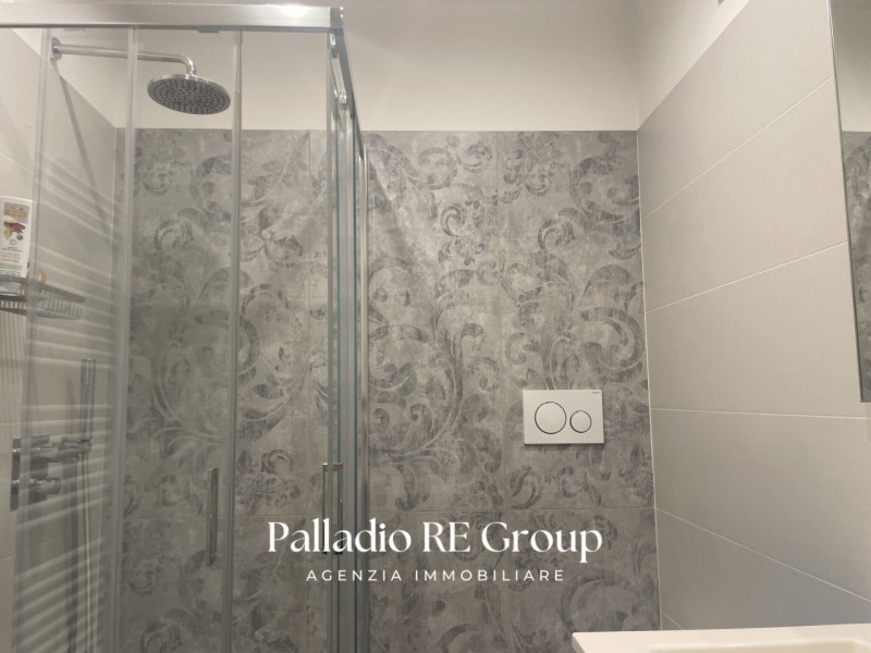 Situato nella zona di Viale Astichello, questo incantevole appartamento bicamere è l' ideale per ...