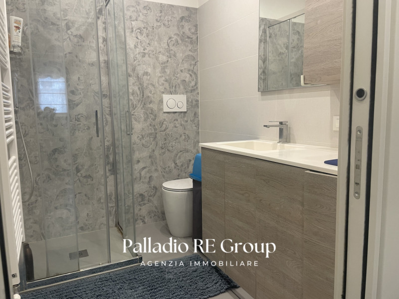 Situato nella zona di Viale Astichello, questo incantevole appartamento bicamere è l' ideale per ...