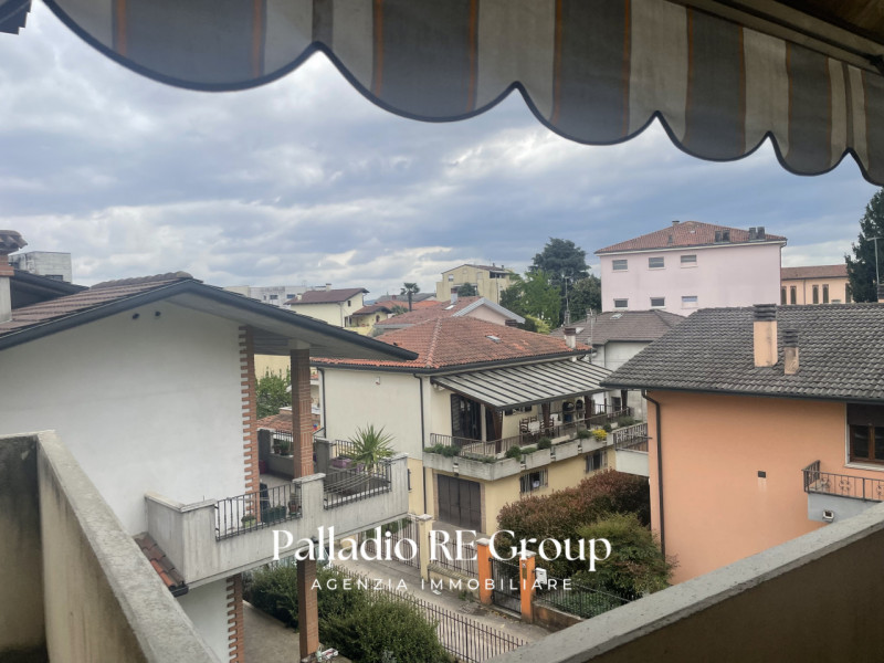 Situato nella zona di Viale Astichello, questo incantevole appartamento bicamere è l' ideale per ...