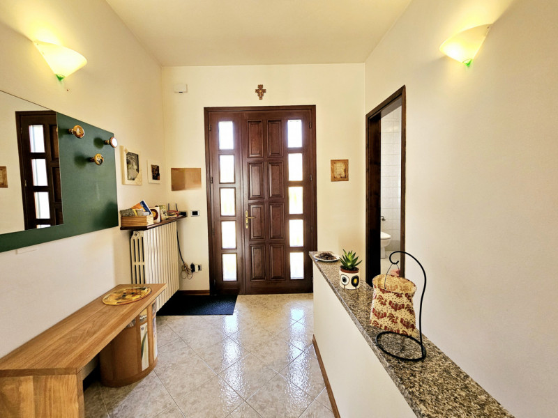 Nel centro residenziale di Baone, in una delle zone più ricercate e tranquille del Paese, proponi...