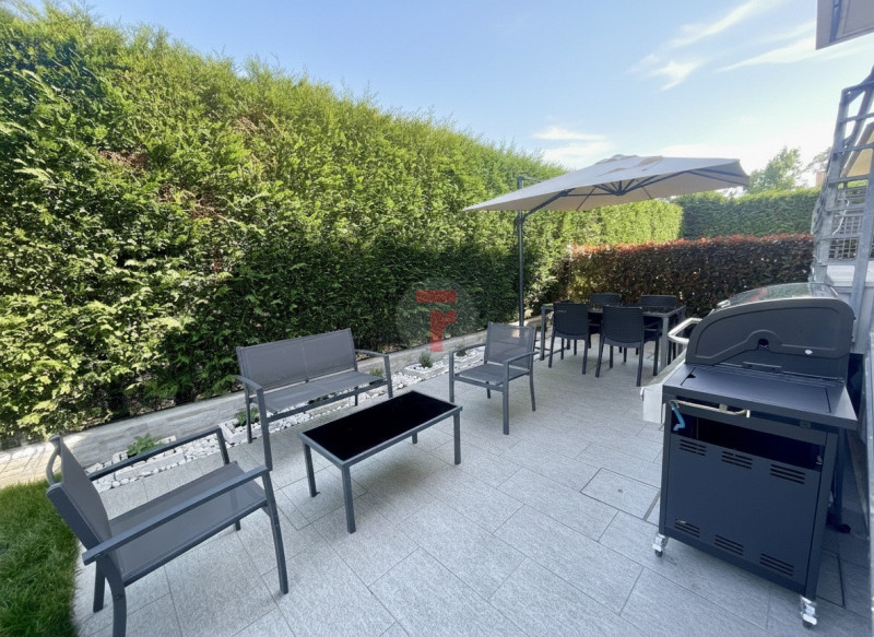 Nel cuore del centro di Polverara proponiamo in vendita un elegante bilocale al piano terra, perf...