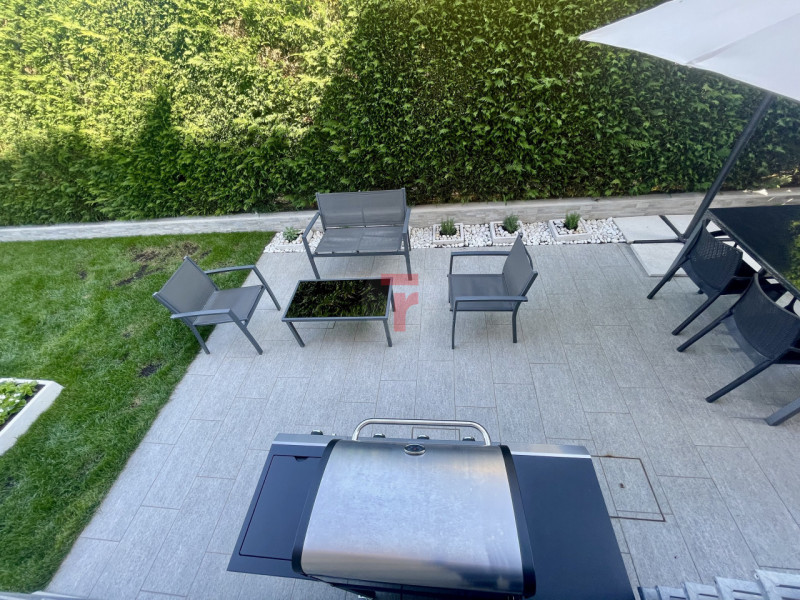 Nel cuore del centro di Polverara proponiamo in vendita un elegante bilocale al piano terra, perf...