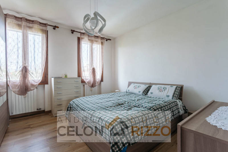 Immagina di aprire la porta di casa e sentire subito che è il posto giusto. Nel pieno centro di T...