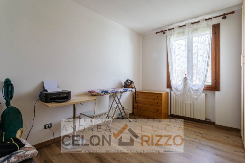 Immagina di aprire la porta di casa e sentire subito che è il posto giusto. Nel pieno centro di T...