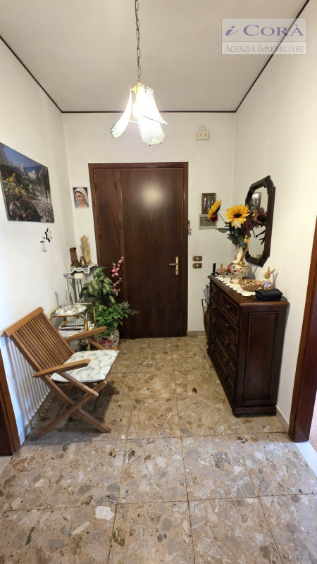 Teolo collina, proponiamo appartamento al piano terra e primo con ingresso indipendente.
Residenz...