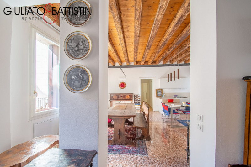 VICENZA: nel cuore del centro storico di Vicenza, all'interno di una prestigiosa e recente ristru...