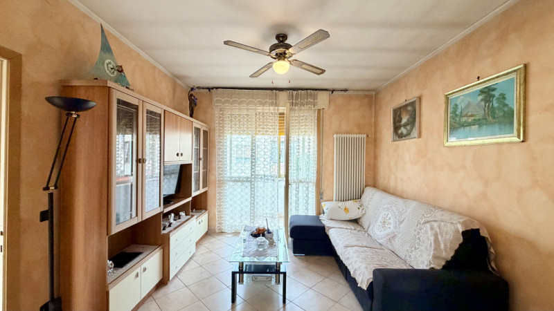 Interessante soluzione indipendente caratterizzata da ampie metrature ed un bel giardino di circa...