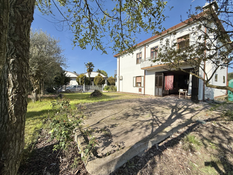 Ciao da Arcobaleno, se stai cercando indipendenza e comodi spazi abitativi, per te e per la tua f...