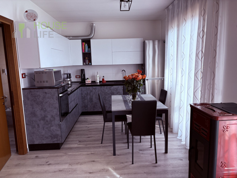 TORREBELVICINO: in zona comoda a tutti i servizi TRICAMERE al piano secondo e ultimo, inserito in...