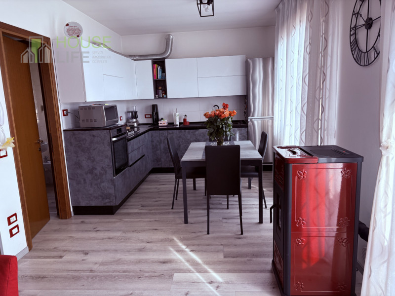 TORREBELVICINO: in zona comoda a tutti i servizi TRICAMERE al piano secondo e ultimo, inserito in...