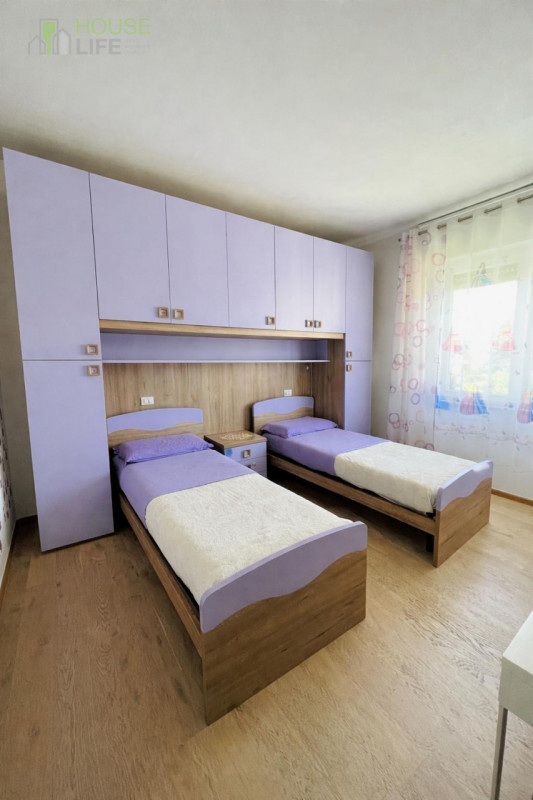 THIENE- Cappuccini: in zona residenziale tranquilla TRILOCALE al piano primo e ultimo, inserito i...