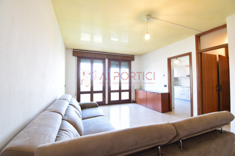 CAMPONOGARA - APPARTAMENTO a pochi passi dal centro del paese, ubicato al secondo e ultimo piano....