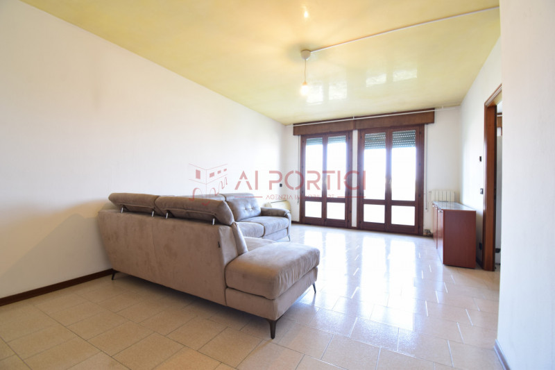 CAMPONOGARA - APPARTAMENTO a pochi passi dal centro del paese, ubicato al secondo e ultimo piano....