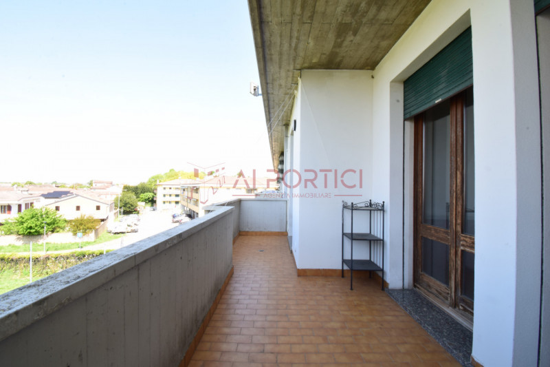 CAMPONOGARA - APPARTAMENTO a pochi passi dal centro del paese, ubicato al secondo e ultimo piano....