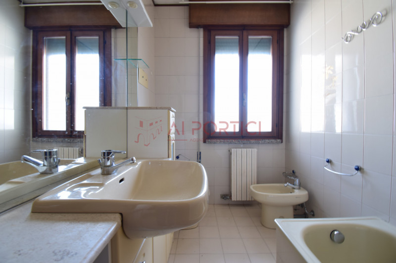 CAMPONOGARA - APPARTAMENTO a pochi passi dal centro del paese, ubicato al secondo e ultimo piano....