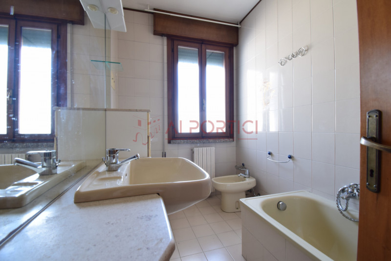 CAMPONOGARA - APPARTAMENTO a pochi passi dal centro del paese, ubicato al secondo e ultimo piano....